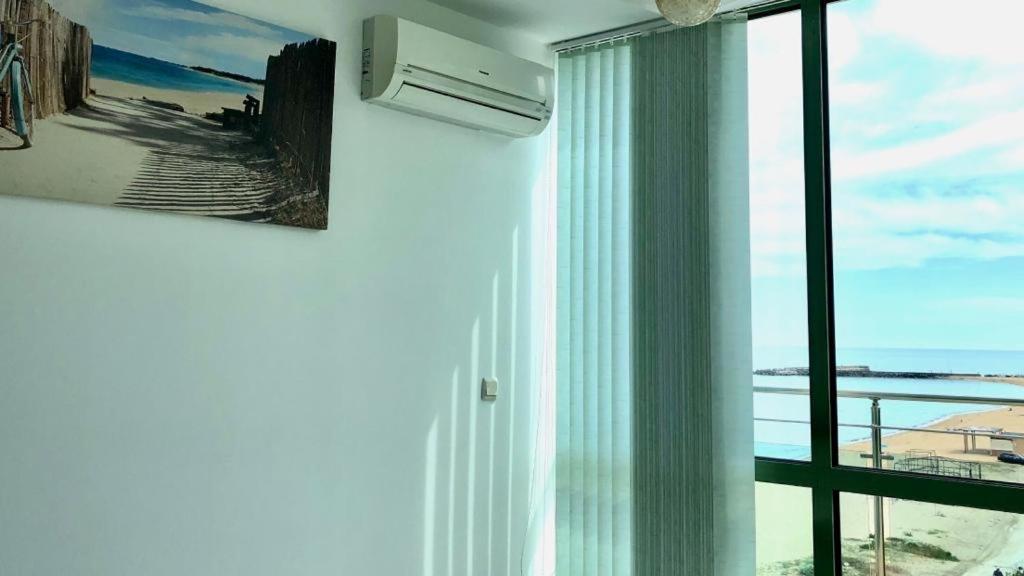 Beach Apartment No 17 Saints Constantine and Helena Ngoại thất bức ảnh